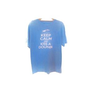 StyleMaster Keep Calm KISS a Dolphin Tee